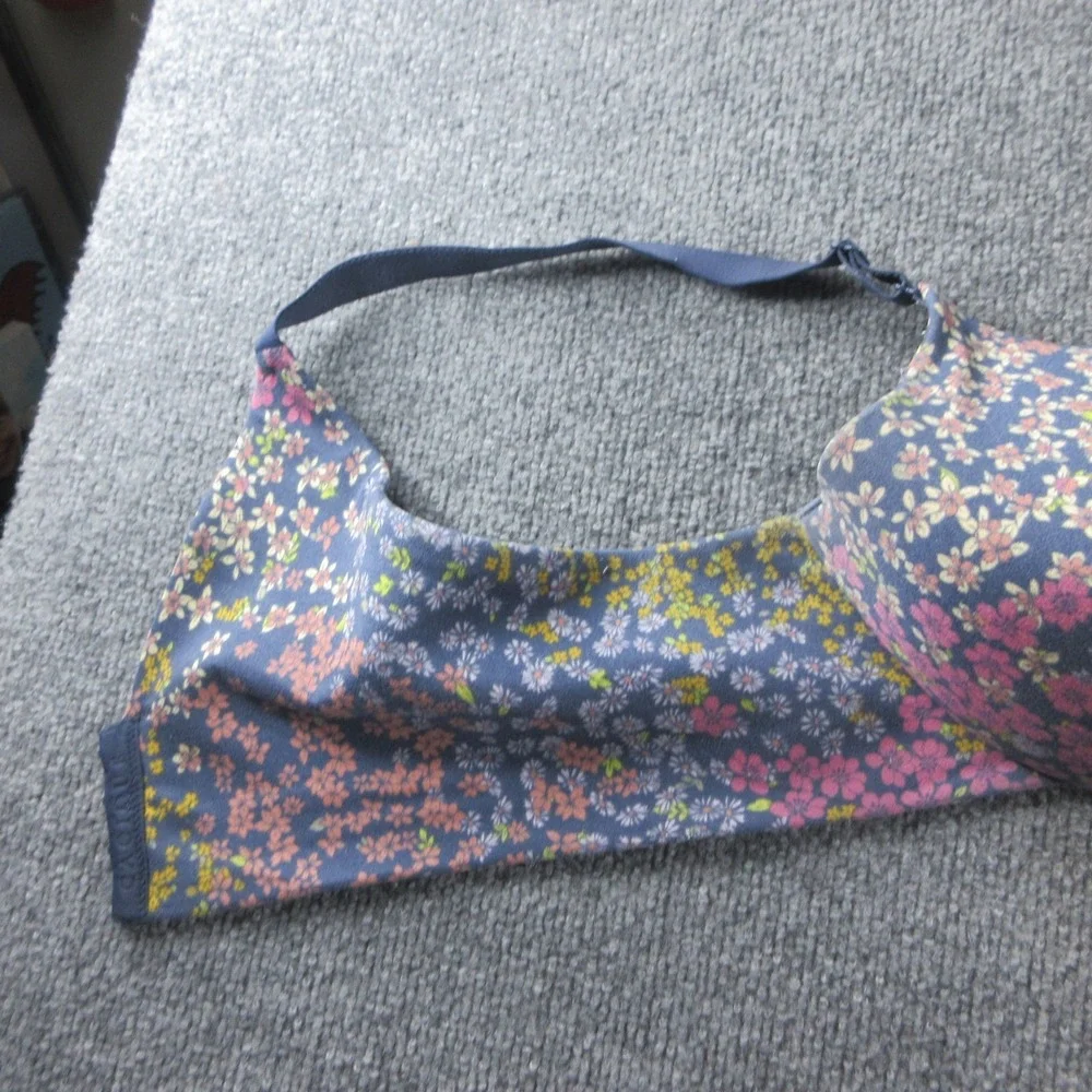 Cacique Lightly Lined Balconette Bra Womens 44DD Floral T-Shirt Underwire Smooth